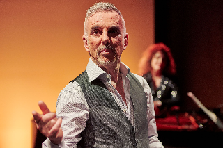 Maltempo, gli spettacoli di Ambra Angiolini e Federico Buffa si spostano al coperto